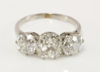 Lot 353 - A three stone diamond ring