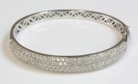 Lot 587 - An 18ct white gold