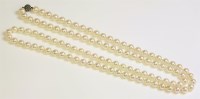 Lot 467 - A single row uniform cultured pearl necklace