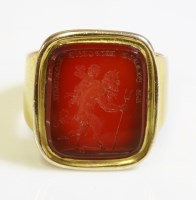 Lot 389 - A gold