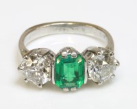Lot 563 - A white gold