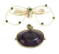 Lot 382 - An American seed pearl brooch or hair clip