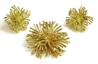 Lot 453 - An 18ct gold brooch pendant by Tiffany & Co.