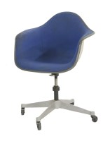 Lot 657 - A desk/lounge chair
