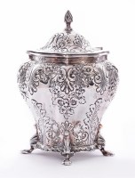 Lot 99 - An Edwardian silver tea caddy