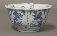 Lot 22 - A small kraak Crow Cup