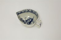 Lot 1121 - A Lowestoft blue and white leaf dish