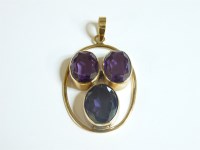 Lot 34 - A gold pendant
