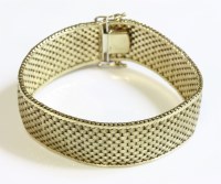 Lot 471 - A 9ct gold brick link bracelet