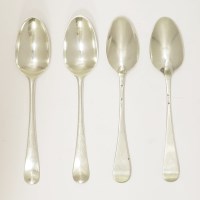 Lot 118 - A matched set of twelve George III silver hanoverian pattern teaspoons