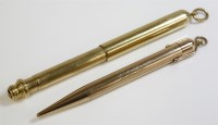 Lot 390 - An 18ct gold telescopic action propelling pencil