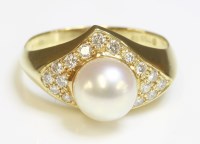Lot 426 - An 18ct gold cultured pearl and diamond ring
