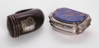 Lot 209 - A Victorian Scottish silver mounted horn snuff mull
