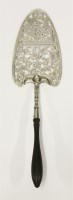 Lot 106 - A Victorian silver serving slice