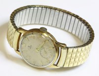 Lot 413 - A gentlemen's 9ct gold Tudor mechanical strap watch