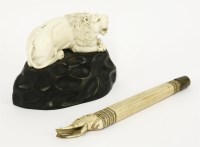 Lot 103 - An ivory parasol handle