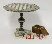 Lot 73 - An Anglo-Indian Vizagapatam ivory