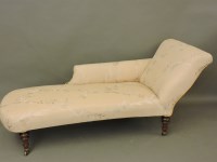 Lot 691 - A Victorian mahogany chaise longue