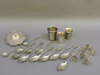 Lot 171 - A German silver tea strainer