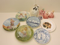 Lot 420 - A collection of Royal Doulton figurines