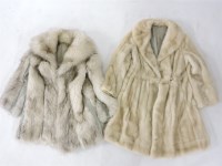 Lot 491 - A fox fur jacket