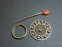 Lot 76 - A gold Edwardian pendant