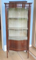 Lot 590 - An Edwardian mahogany inlaid display cabinet