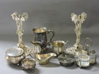 Lot 202 - A silver cream jug