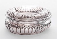 Lot 185 - A Victorian silver box