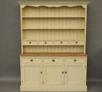 Lot 789 - A modern pine dresser