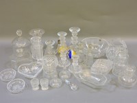 Lot 375 - A quantity of glassware