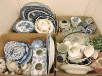 Lot 465 - A collection of mixed ceramics