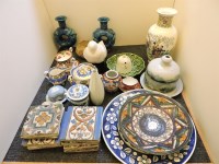 Lot 379 - A quantity of ceramics