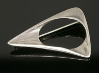Lot 18 - A sterling silver brooch