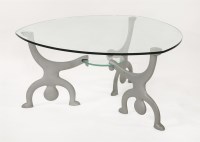 Lot 493 - A coffee table