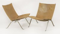 Lot 507 - A pair of PK22 tan leather and steel lounge chairs