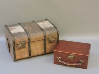Lot 558 - A leather cased ladies vanity set