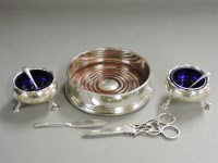 Lot 255 - A pair of Georgian silver salts