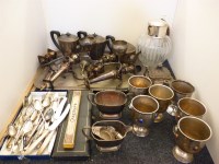 Lot 523 - Silver plated items