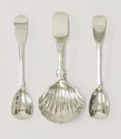 Lot 199 - A George III Irish silver fiddle pattern caddy spoon