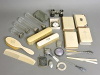 Lot 1103 - A silver mounted child's rattle/teether