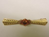 Lot 1050 - A Continental gold bar brooch