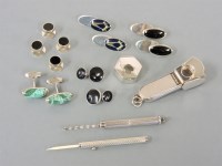 Lot 17 - LOTS 16 to 24 - Unsold stock

A sterling silver cigar cutter