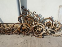 Lot 812 - A set of six 19th century iron scrolling brackets
