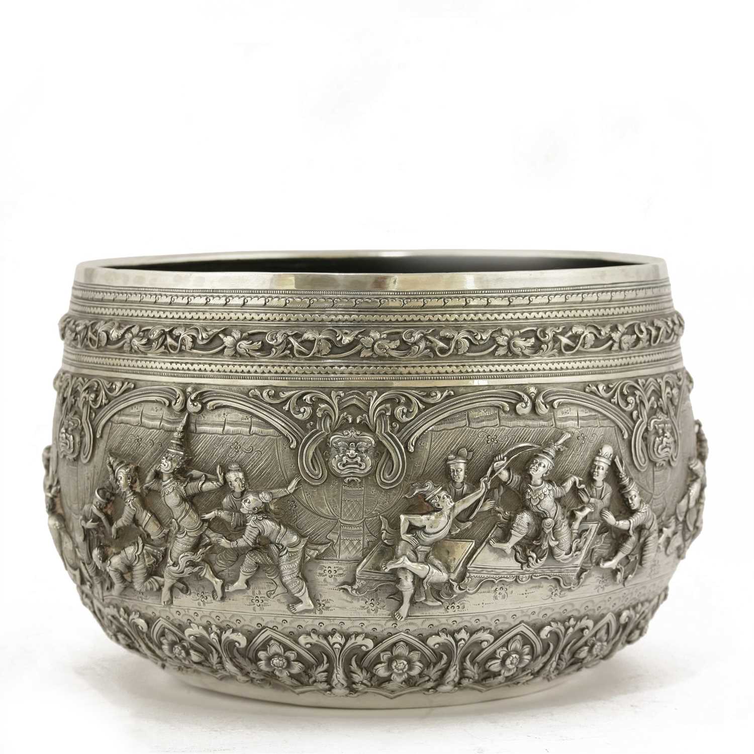 Lot 25 - An early 20th century Burmese bowl