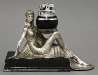 Lot 200 - A Ronson 'Rondelight' desk lighter