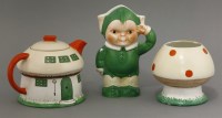 Lot 87 - A Shelley 'Boo Boo' teapot and cover