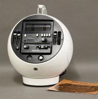 Lot 622 - A Weltron 2004 'Space Ball' radio