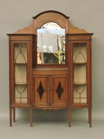 Lot 588 - An Edwardian display cabinet