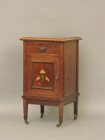 Lot 611 - An Edwardian mahogany pot cupboard
